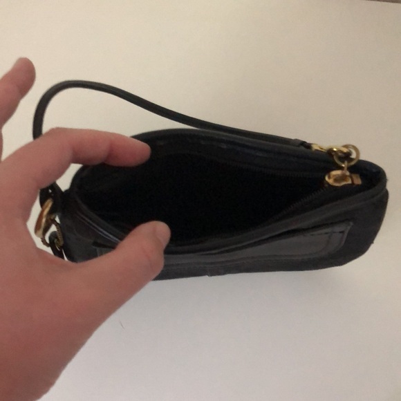 Coach Wristlet (great condition) - Picture 5 of 6